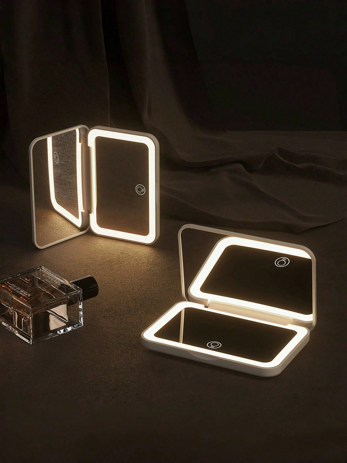 Travel Accessories As Gifts - Lustro do makijażu z diodami LED